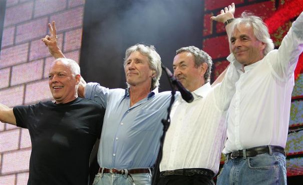 1-pink-floyd-performs-at-the-live-8-concert-in-hyde-park-in-london_64.jpg