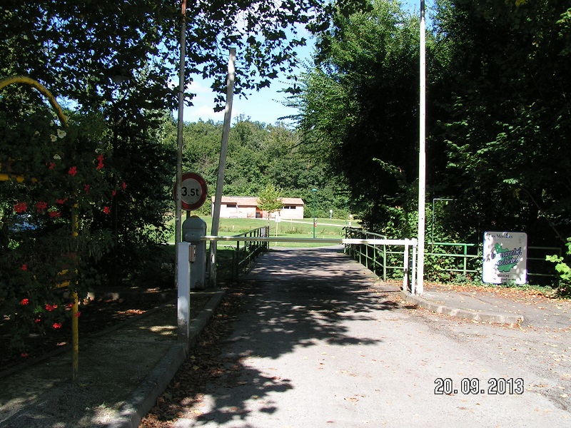 02.jpg