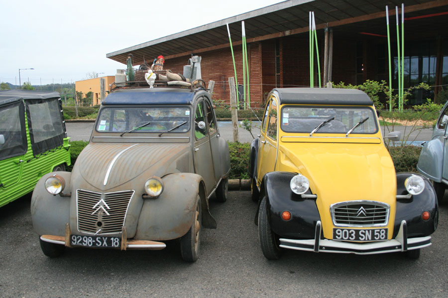 2 CV très spéciale.