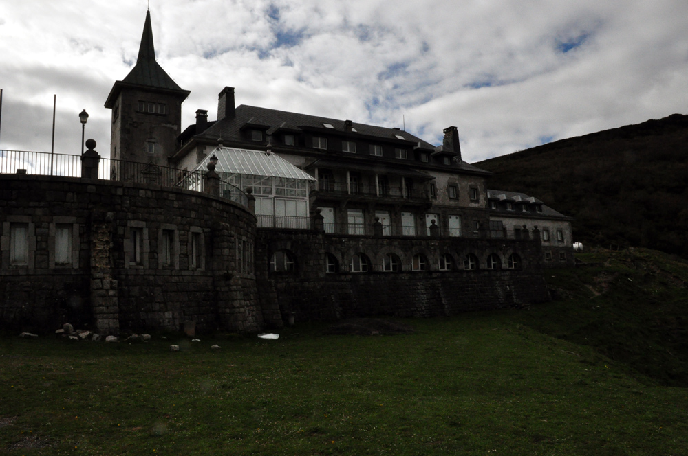 Hotel destiné à héberger des skieurs