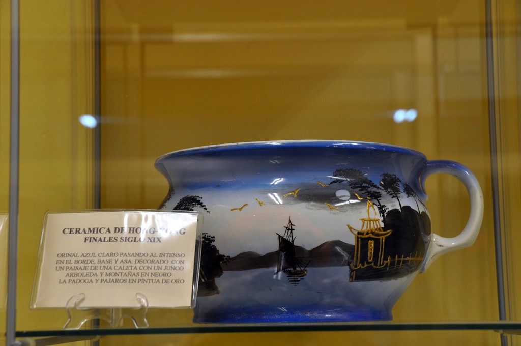 Musée des pots de chambre_09.JPG