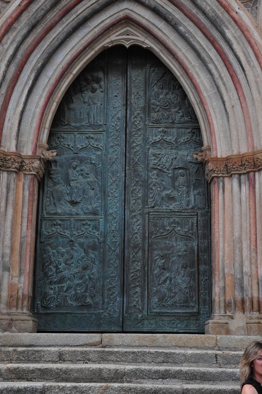 Un superbe portail de bronze