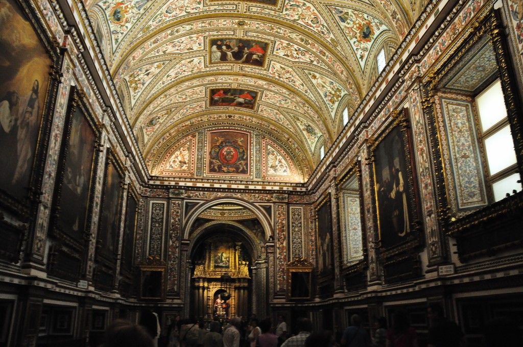 La sacristie, somptueusement décorée