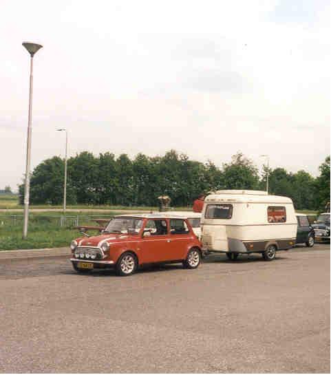 mini_en_caravan.JPG