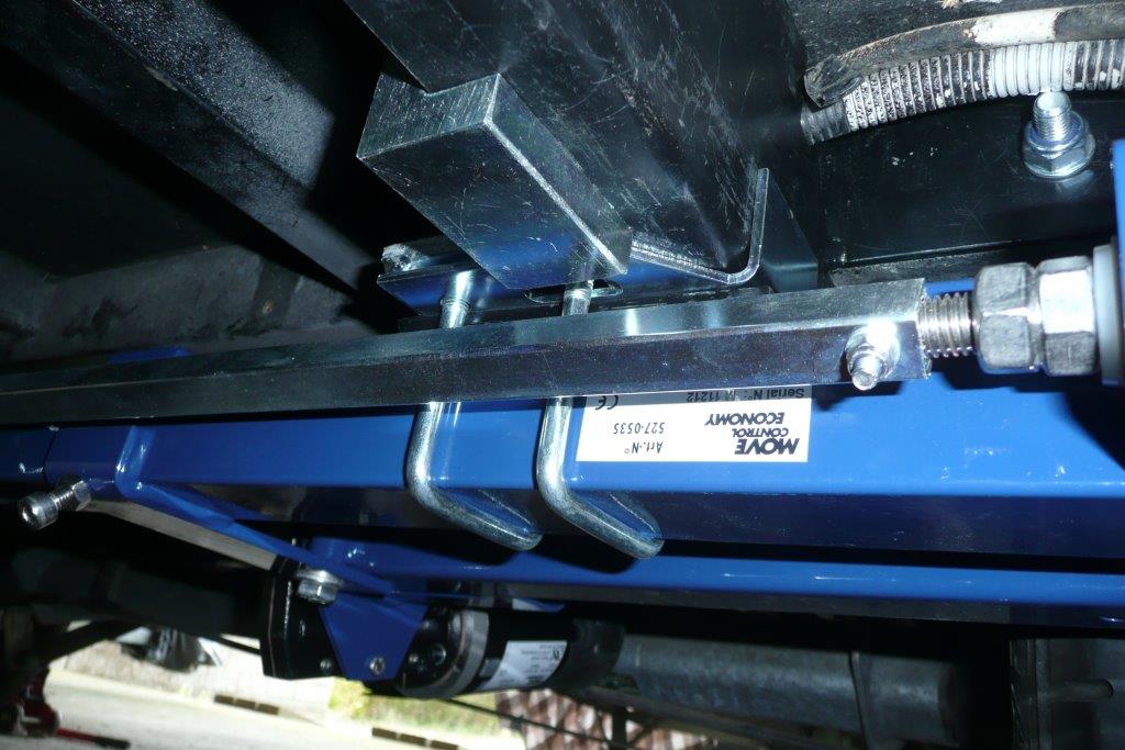 Platine droite découpée