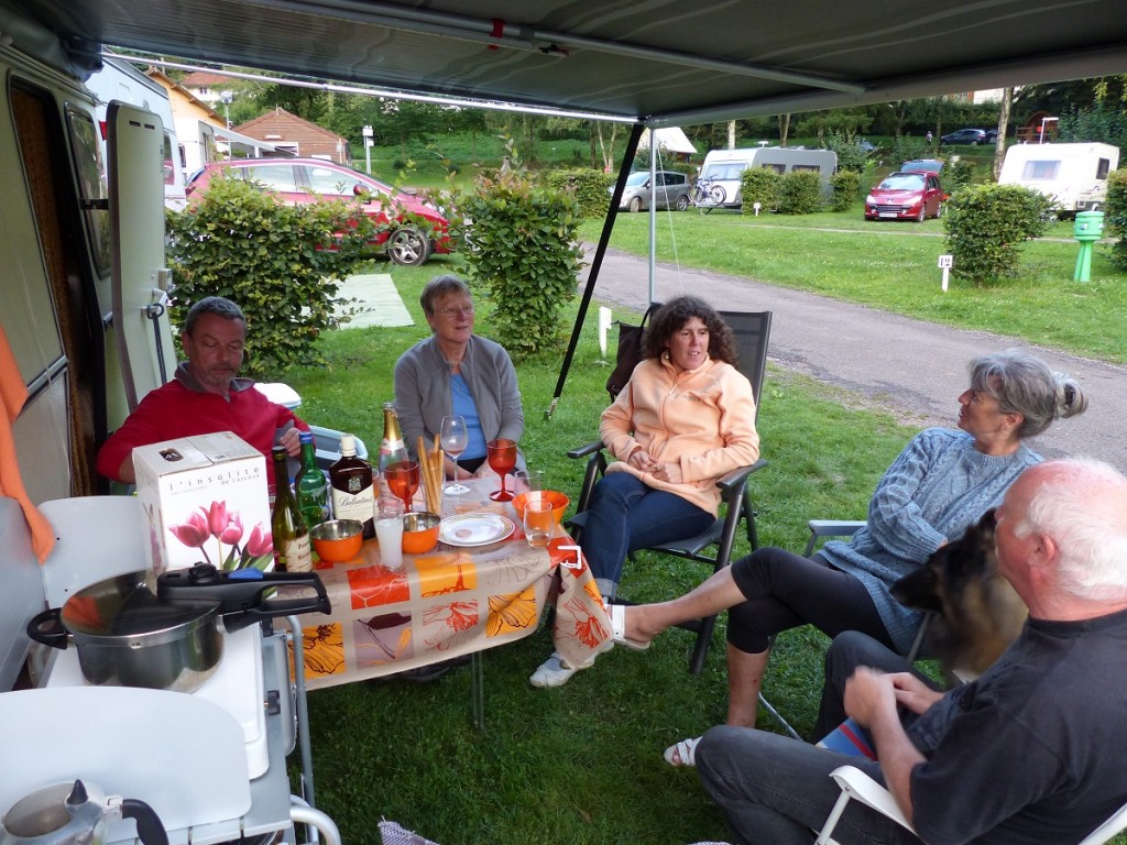 camping sous roche,avallon (4) - Copie.JPG