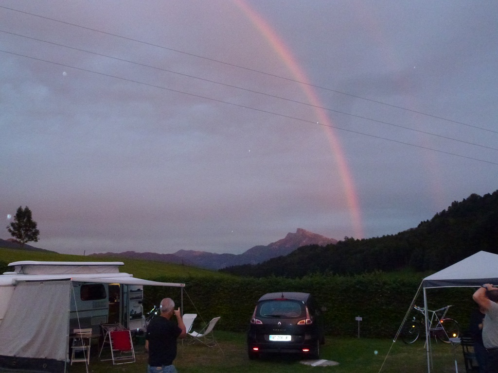 camping mondsee  'acsi'<br />le hasard nous nous installons a cote d un rassemblement eriba touring  germano autrichien