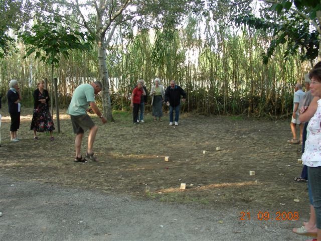 Petit concours de boules carrées ( C'est sûr, iça ne tourne pas rond chez eux!!)