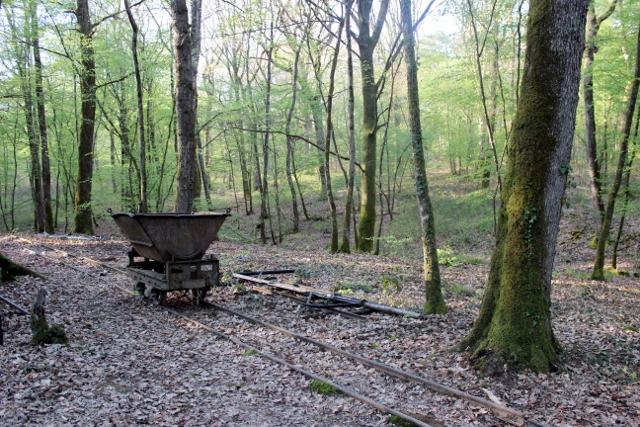wagon de transport du charbon de bois
