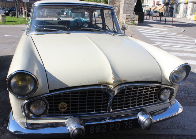 superbe <br />qui connait la marque ?