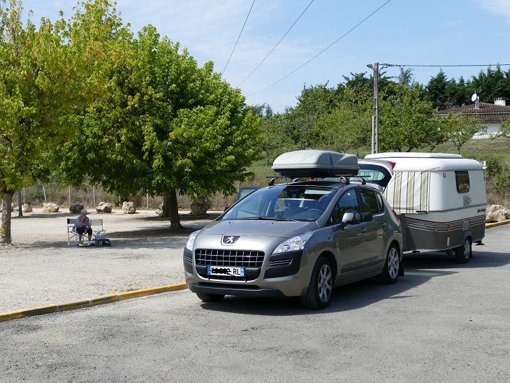 en attendant l'ouverture du camping municipal de condom:fermé le midi!!