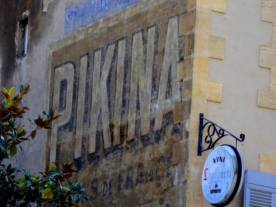 Pise à Sarlat. Je ne sais pas ce que c'est ...