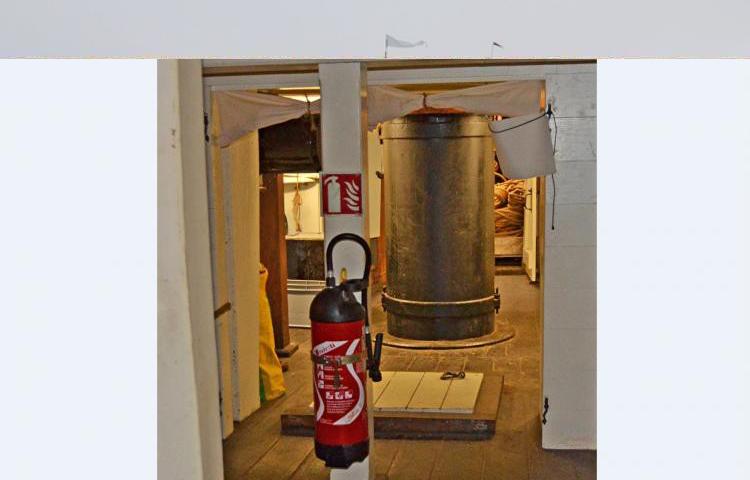 H12.JPG