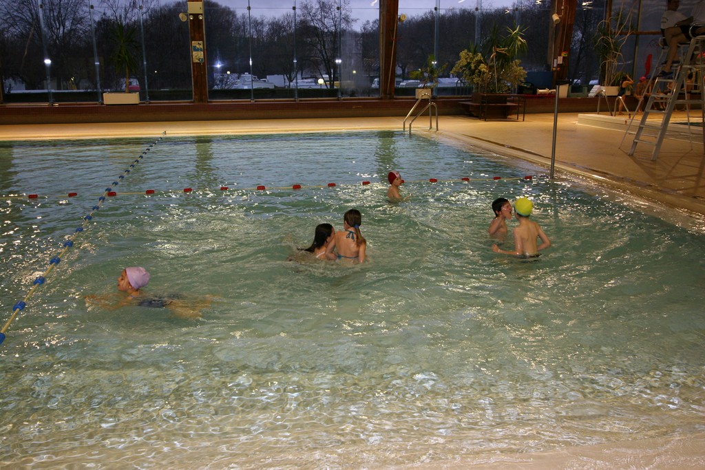 on aperçois le terrain de camping en arrière plan ! c'est juste à coté ! !