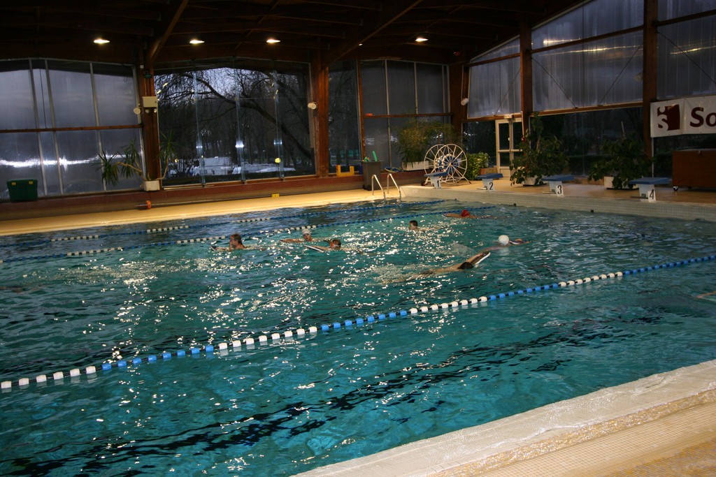 on aperçois le terrain de camping en arrière plan ! c'est juste à coté ! !