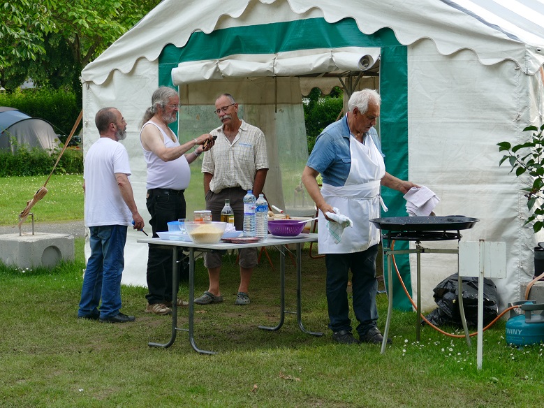 combler un petit creux , alain sais pas quoi faire pour nous faire plaisir