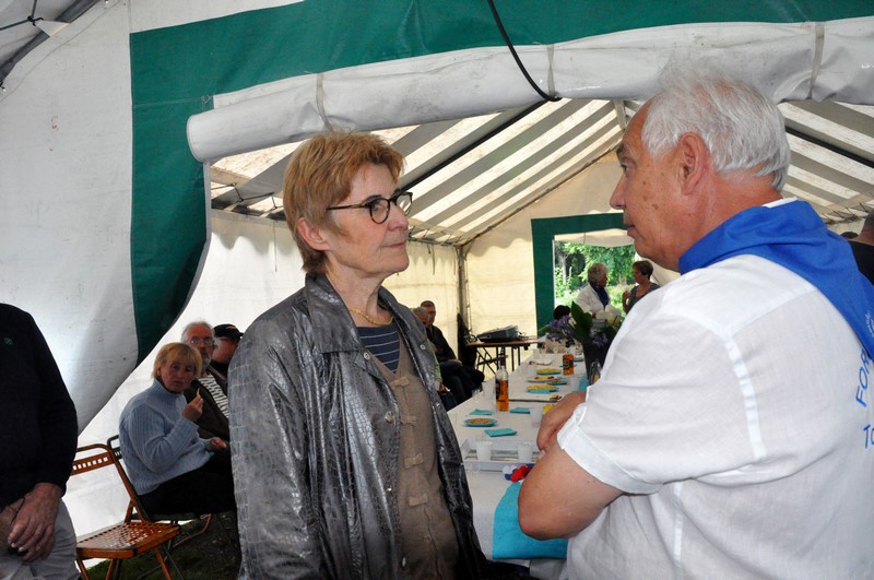 Lors du pot de bienvenue, Madame Errasti, Représentante de la Mairie.