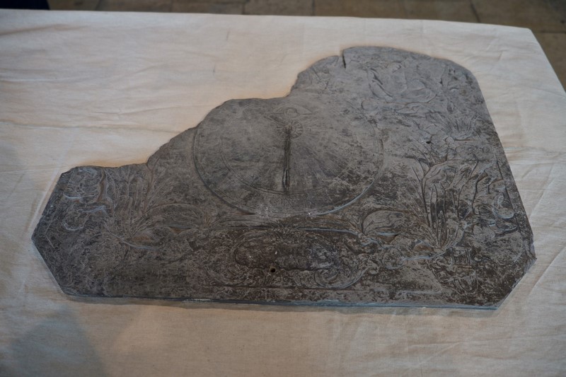 Des cadrans sortis de leurs stockages pour le rassemblement et aussitôt notre visite, ils seront rangés.