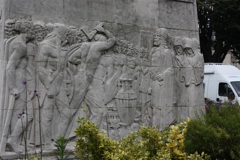 On a retrouvé le vase de Soissons intact ...