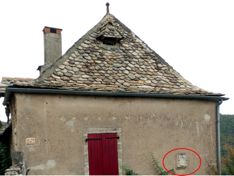 2016_09_020_Najac_12_rue_Haute_Alphonse_de_Poiitiers.JPG