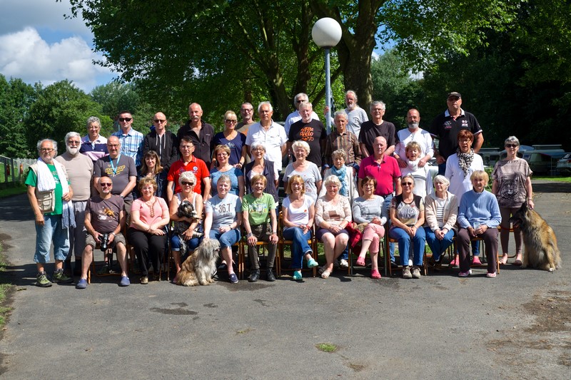 1ere ligne au centre, Francine alias Cléopatre,lors du rassemblement à Soissons, au mois de juin 2016.