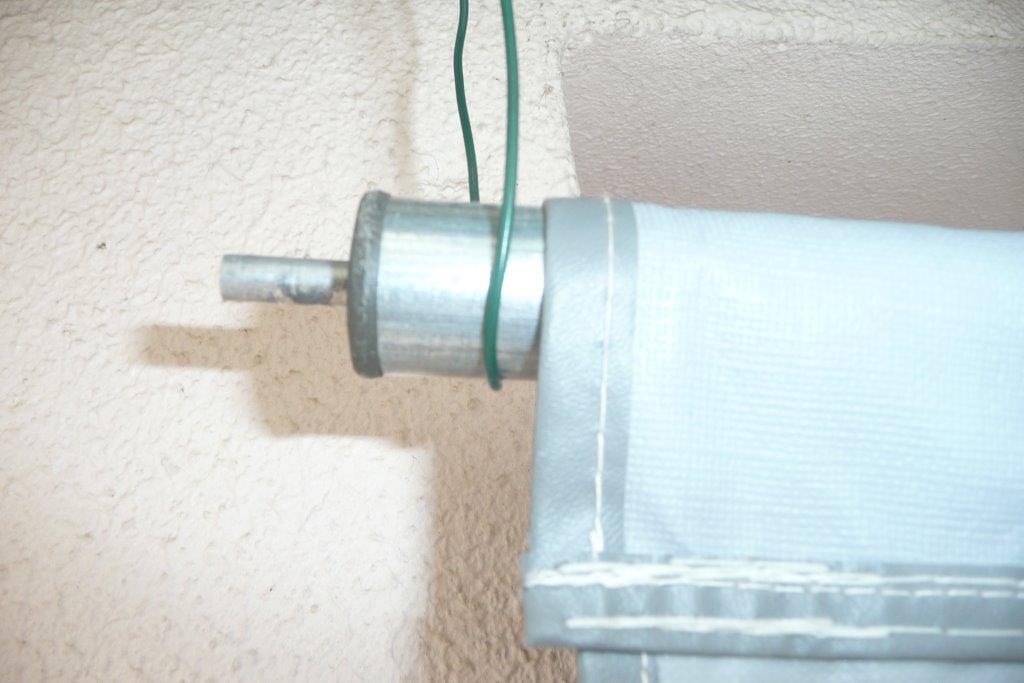 Emboîtement dans boîtier du store