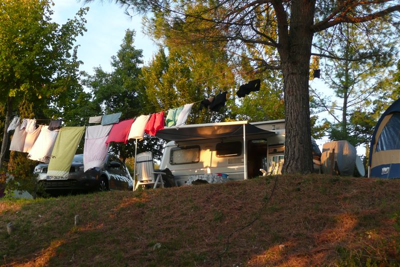 vue de dessous du store déplié