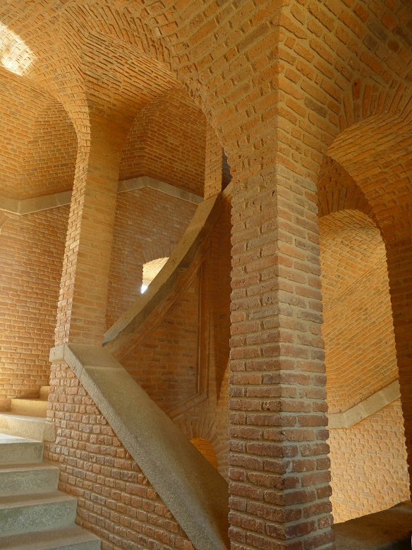 bel escalier de briques