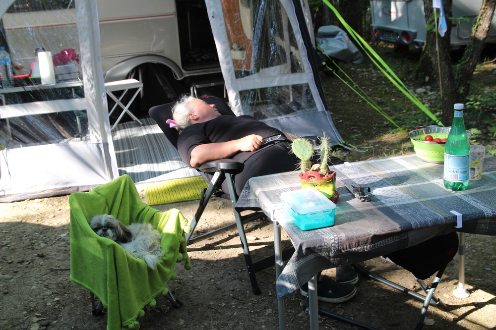 Et les journées de Martina et de sa chienne aussi, sont TRES fatigantes.