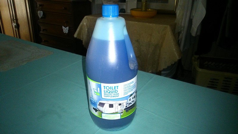 c'est au prix de 3.90 € les deux litres.<br />Pour les toilettes !