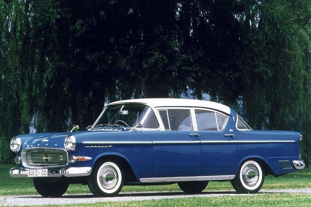 Opel Kapitan P1 avant.jpg