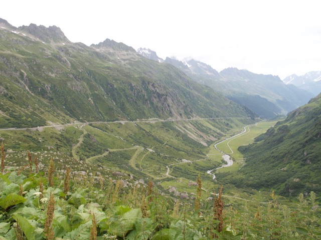 Descente vers Wassen, sujets au vertige attention...