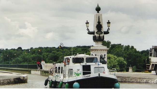 Forum - Escapade.jpg