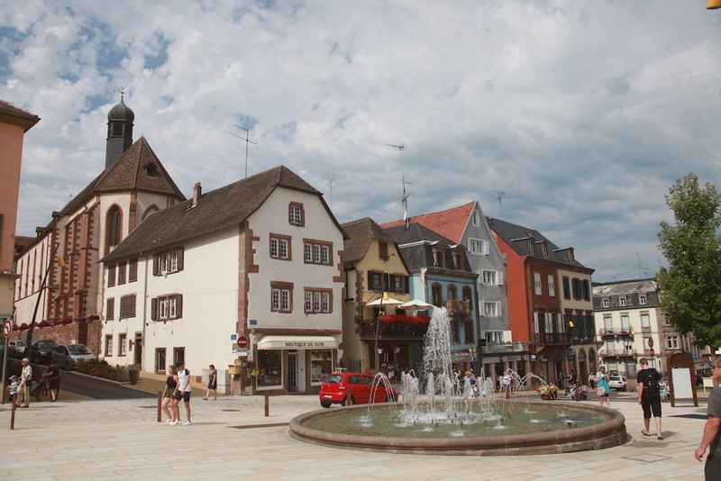 L'Alsace souhaite mettre en avant l'un des fleurons de son savoir-faire traditionnel, la bière. D'où l'idée de développer ce que l'on appelle "le tourisme brassicole", qui permet aux vacanciers de découvrir, au-delà de l'activité économique et de la gastronomie locale, des terroirs et des traditions très anciennes. Une bonne idée de séjour pour des campeurs qui souhaitent redécouvrir la région …