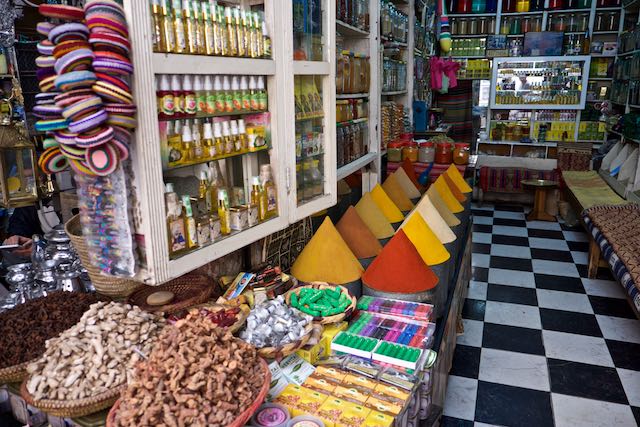 179    Marrakech le souk.jpg