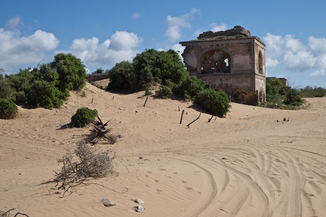 407    ballade autour du palais ensablé.jpg