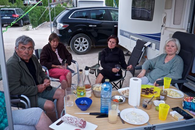 451    Apéro au camping d'Aourir.jpg