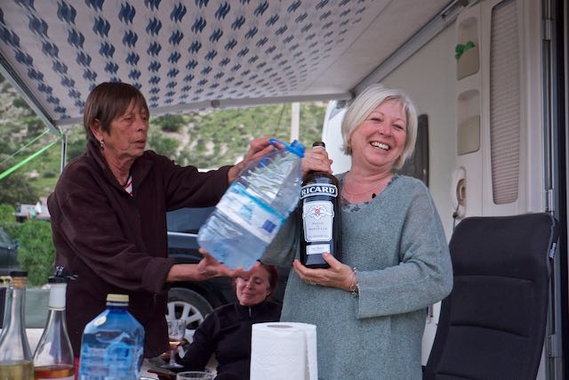 455    Apéro au camping d'Aourir.jpg