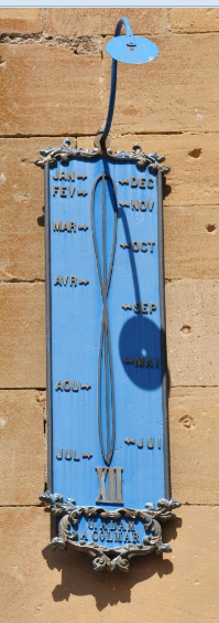 Cadran solaire Rouffach red.JPG