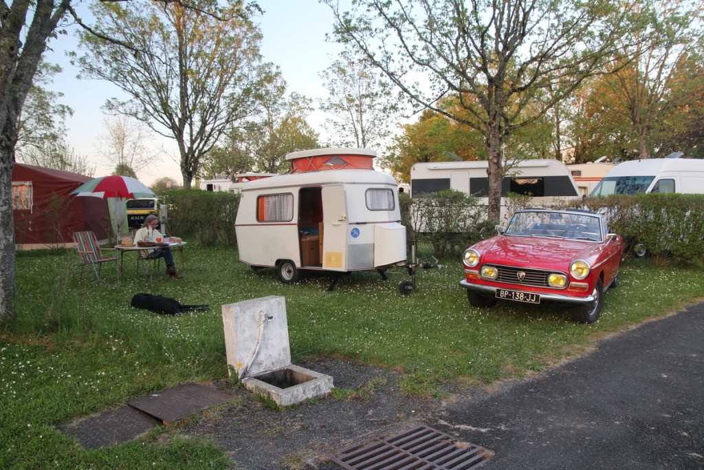 une 404 cab de 68.