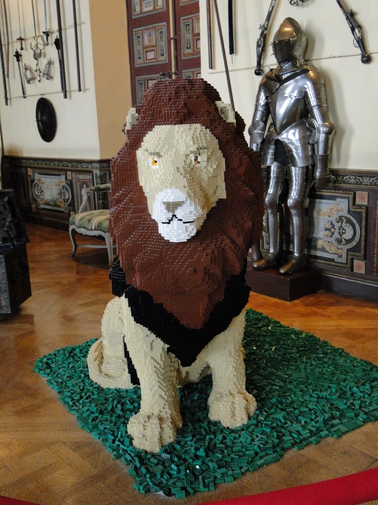 Le lion est en légos