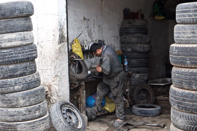 536    le réparateur (pneu).jpg