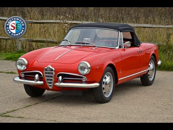 1960 Alfa Romeo Giulietta Spider Veloce.JPG