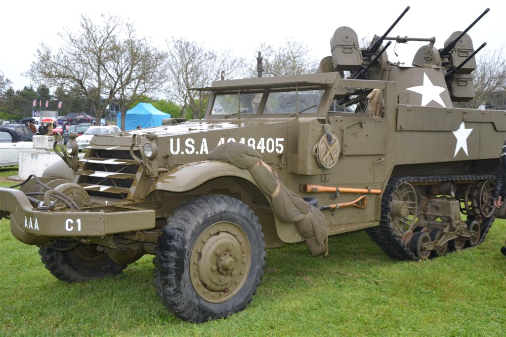 Classic Days Half Track AMC M3 1943 005 (Large).jpg