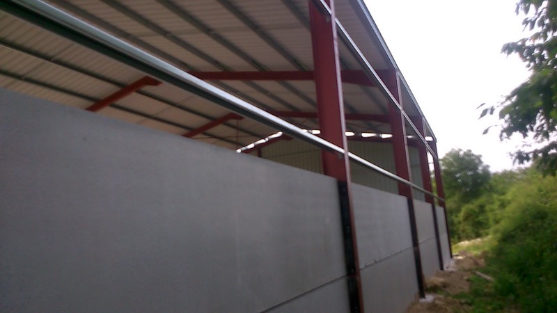 Maintenant il faut faire le coté mais le télescopique ne passe pas ! !<br />A l’échafaudage surement !