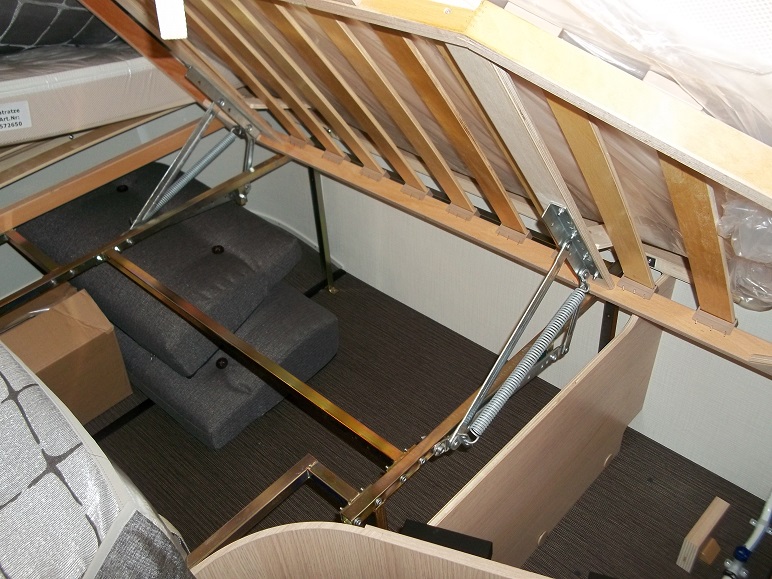 coffre de la 542 , mécanisme encombrant ..