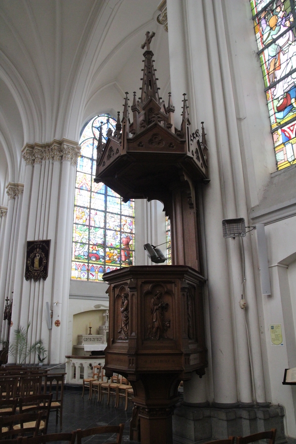 L'église de Bouvines.