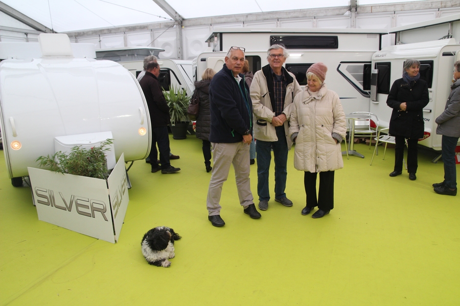 La gardienne était là aussi.
