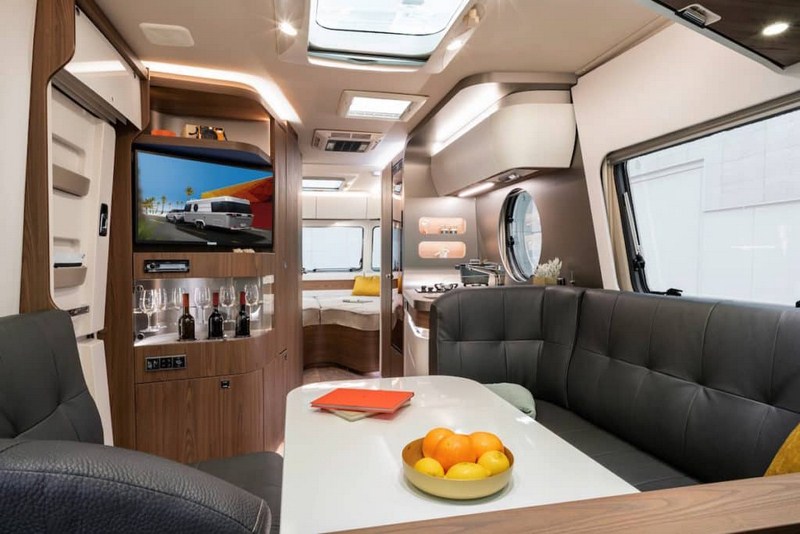 14 ERIBA-Touring-820_Interior-1024x683.jpg