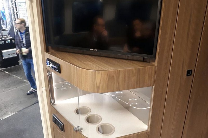 27 Eriba-Touring-820-2019--fotoshowBig-8785721f-1229003.jpg